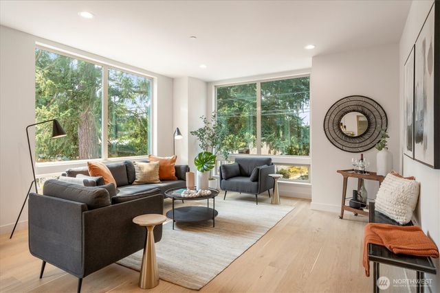 18032 - A Sunnyside Avenue N, Shoreline, WA 98133