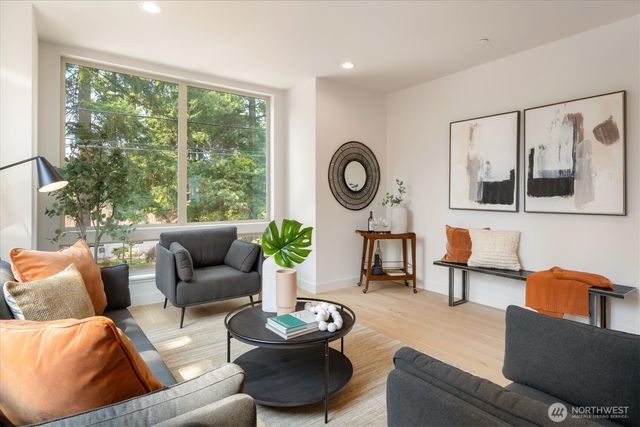 18032 - A Sunnyside Avenue N, Shoreline, WA 98133