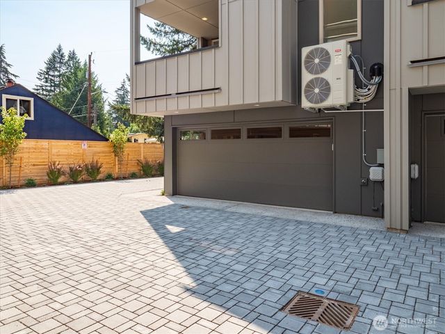 18032 - A Sunnyside Avenue N, Shoreline, WA 98133