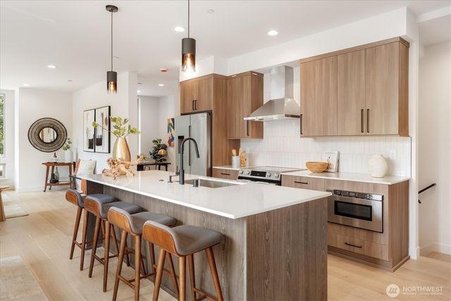 18032 - A Sunnyside Avenue N, Shoreline, WA 98133