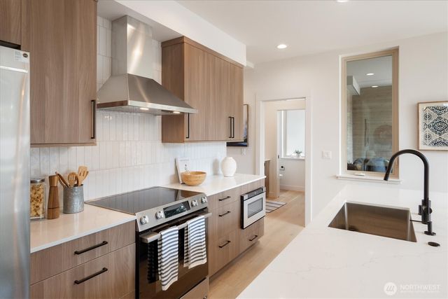 18032 - A Sunnyside Avenue N, Shoreline, WA 98133