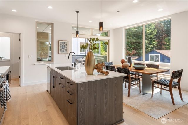 18032 - A Sunnyside Avenue N, Shoreline, WA 98133