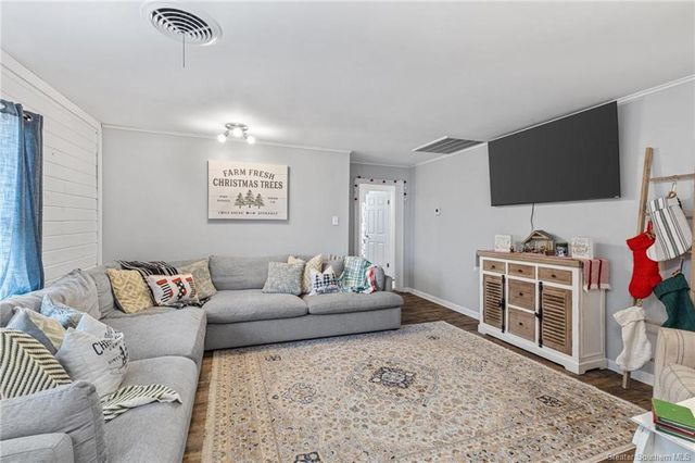 1906 S Lake Arthur Avenue, Jennings, LA 70546