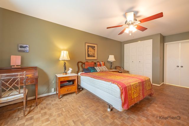 4949 Golf Road 105, Skokie, IL 60077