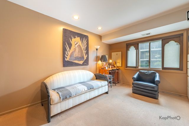 4949 Golf Road 105, Skokie, IL 60077