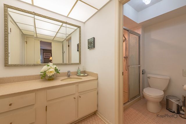 4949 Golf Road 105, Skokie, IL 60077