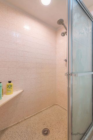 4949 Golf Road 105, Skokie, IL 60077