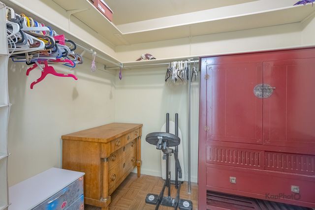 4949 Golf Road 105, Skokie, IL 60077