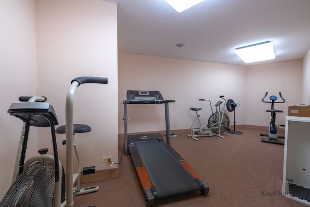 4949 Golf Road 105, Skokie, IL 60077