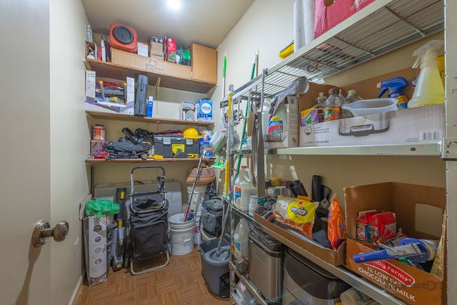 4949 Golf Road 105, Skokie, IL 60077