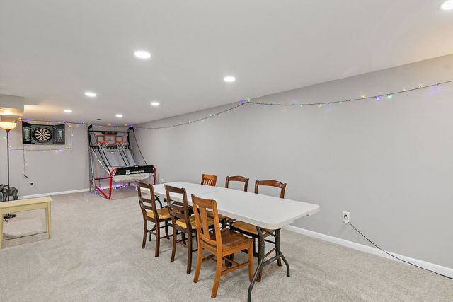 2714 Killarney Drive, Cary, IL 60013