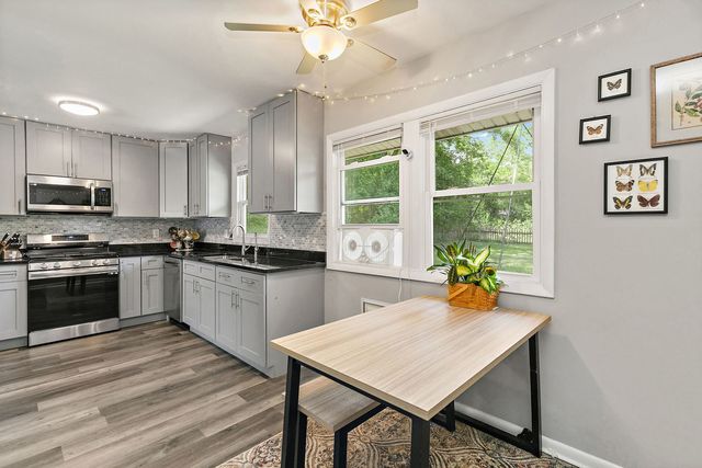 2714 Killarney Drive, Cary, IL 60013