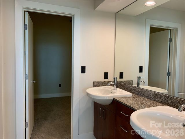 505 E 6th Street 1305, Charlotte, NC 28202