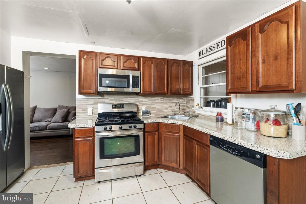 153 ABERNETHY DR, TRENTON, NJ 08618 — photo 4