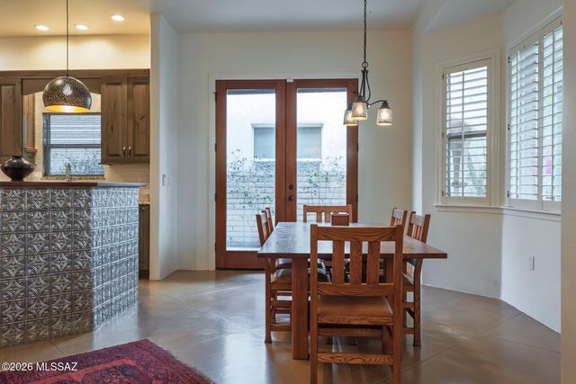 466 E Codd Street, Tucson, AZ 85701