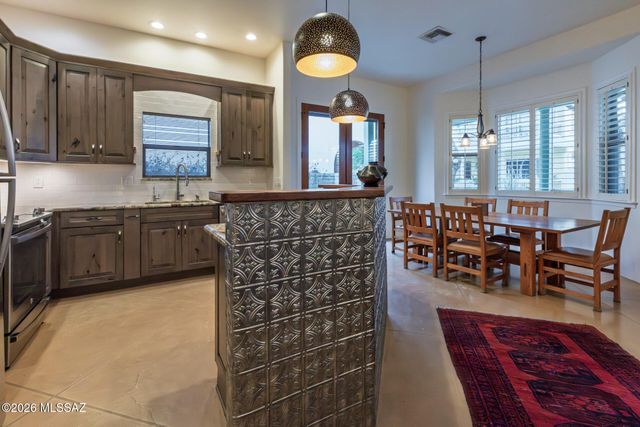 466 E Codd Street, Tucson, AZ 85701