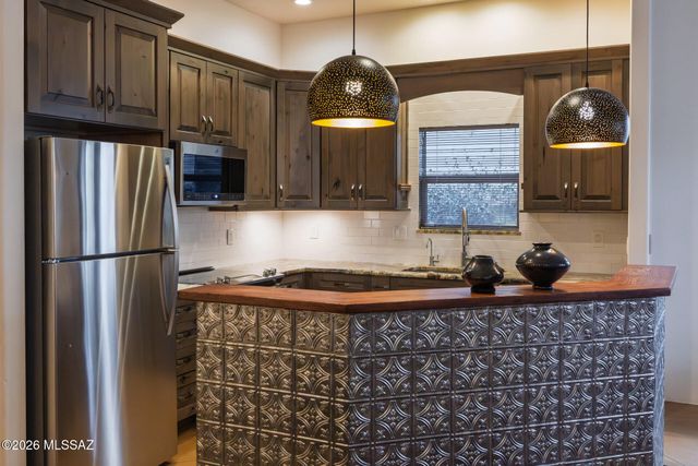 466 E Codd Street, Tucson, AZ 85701