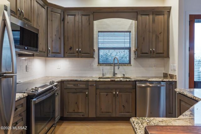 466 E Codd Street, Tucson, AZ 85701