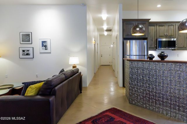 466 E Codd Street, Tucson, AZ 85701