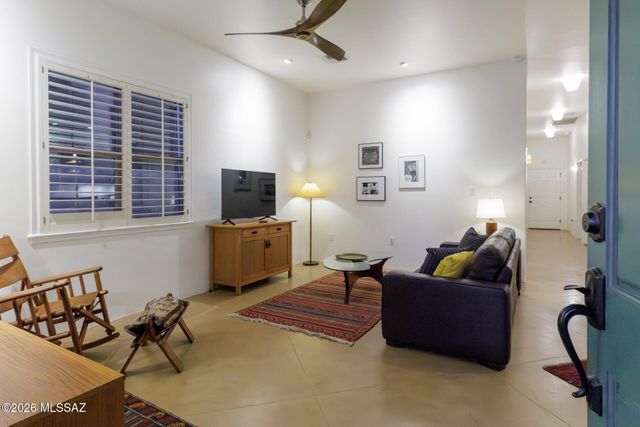 466 E Codd Street, Tucson, AZ 85701