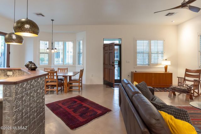 466 E Codd Street, Tucson, AZ 85701