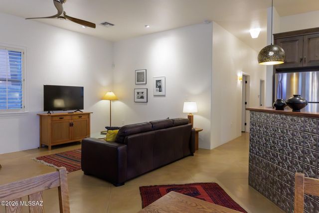 466 E Codd Street, Tucson, AZ 85701