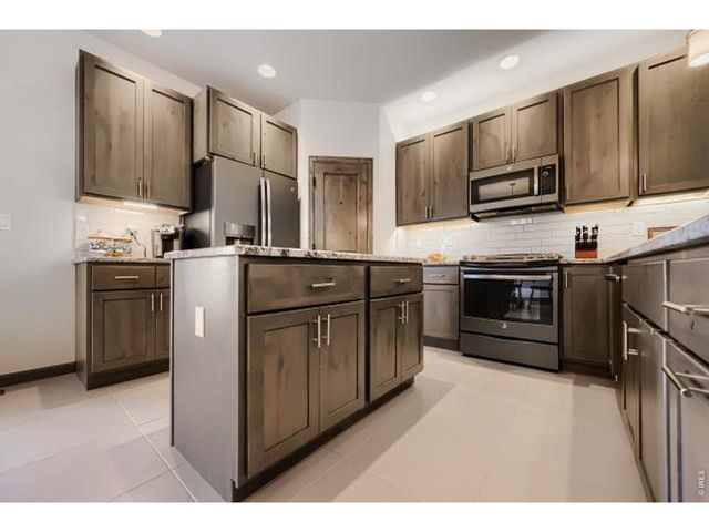 820 13th St, Berthoud, CO 80513