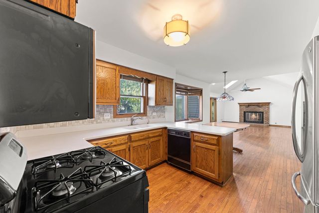 8421 Chelsea Lane, Woodridge, IL 60517