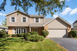8421 Chelsea Lane, Woodridge, IL 60517