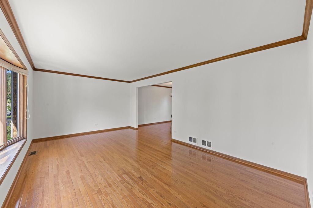 8421 Chelsea Lane, Woodridge, IL 60517 — photo 4