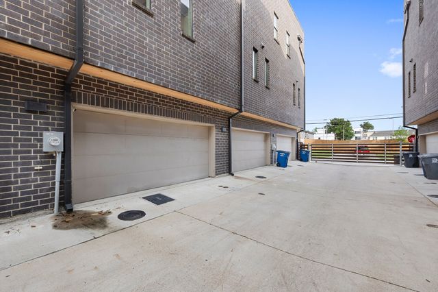 1920 Dowgate Court, Dallas, TX 75204