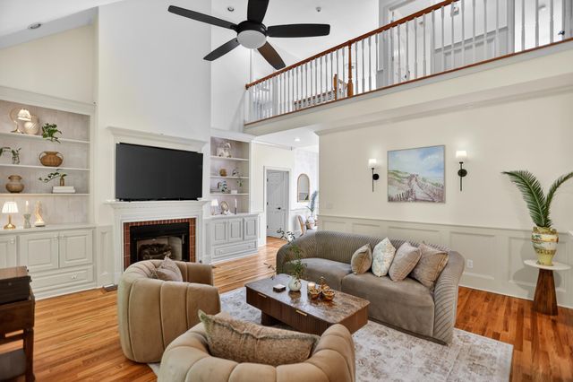 8631 Woodland Walk, North Charleston, SC 29420
