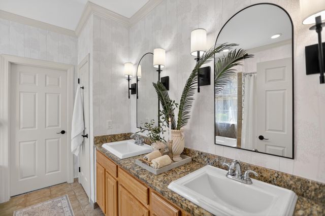 8631 Woodland Walk, North Charleston, SC 29420