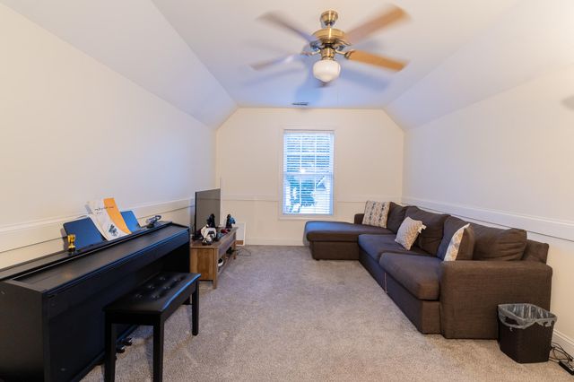 8631 Woodland Walk, North Charleston, SC 29420