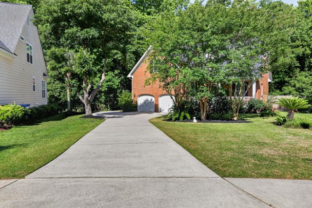 8631 Woodland Walk, North Charleston, SC 29420