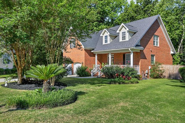 8631 Woodland Walk, North Charleston, SC 29420