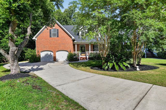8631 Woodland Walk, North Charleston, SC 29420