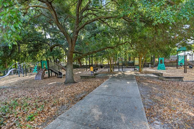 8631 Woodland Walk, North Charleston, SC 29420