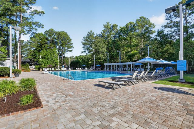 8631 Woodland Walk, North Charleston, SC 29420