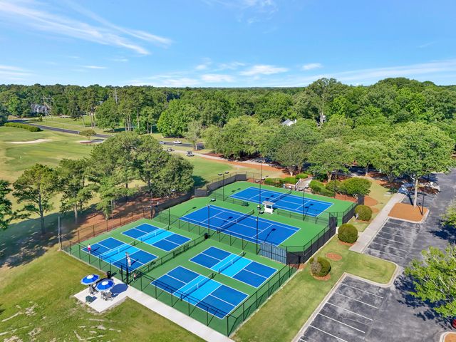 8631 Woodland Walk, North Charleston, SC 29420