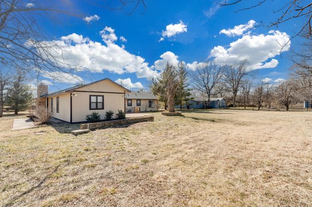 1400 W 51st St S, Wichita, KS 67217