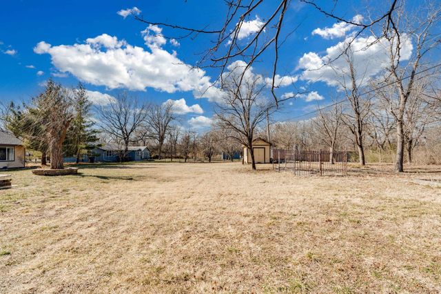 1400 W 51st St S, Wichita, KS 67217