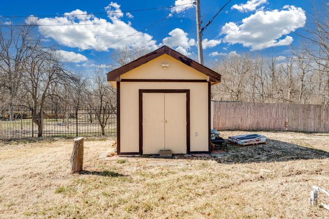 1400 W 51st St S, Wichita, KS 67217