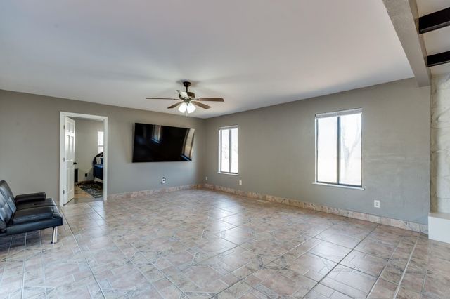 1400 W 51st St S, Wichita, KS 67217