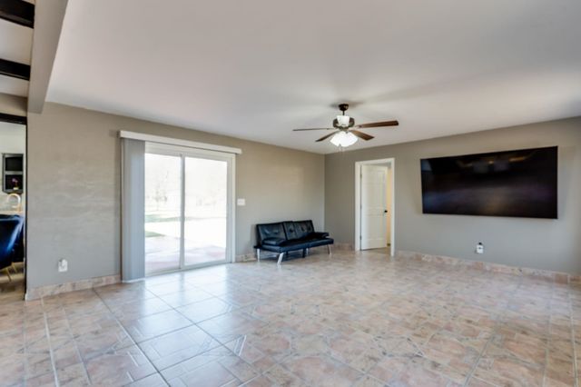 1400 W 51st St S, Wichita, KS 67217