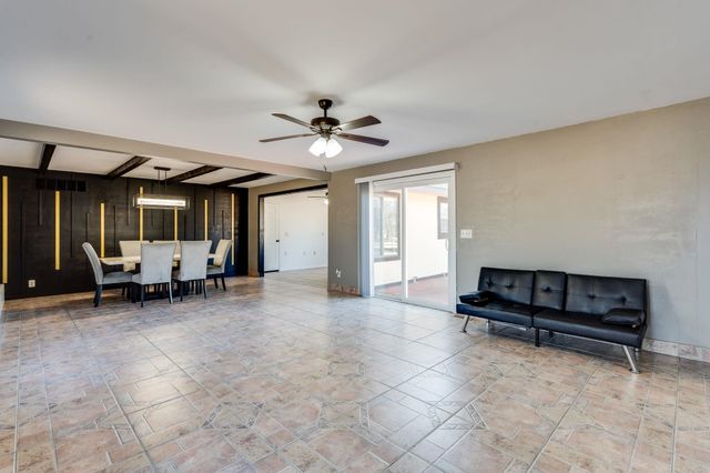 1400 W 51st St S, Wichita, KS 67217