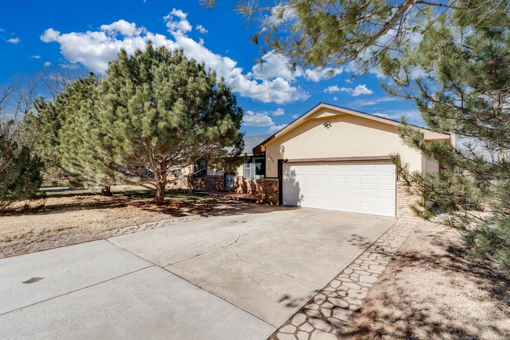 1400 W 51st St S, Wichita, KS 67217