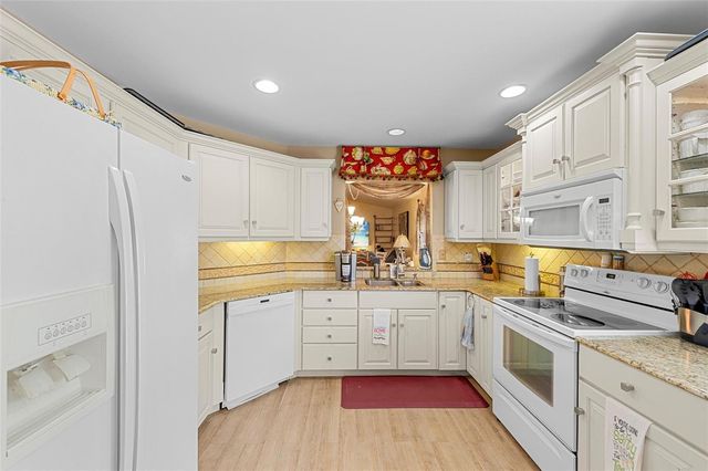 6809 SE Yorktown Drive, Hobe Sound, FL 33455