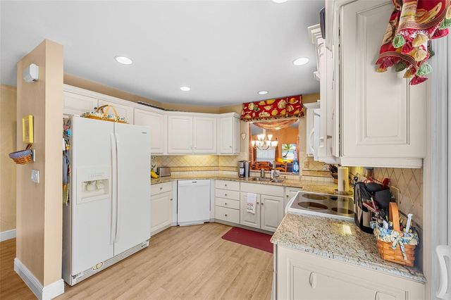 6809 SE Yorktown Drive, Hobe Sound, FL 33455