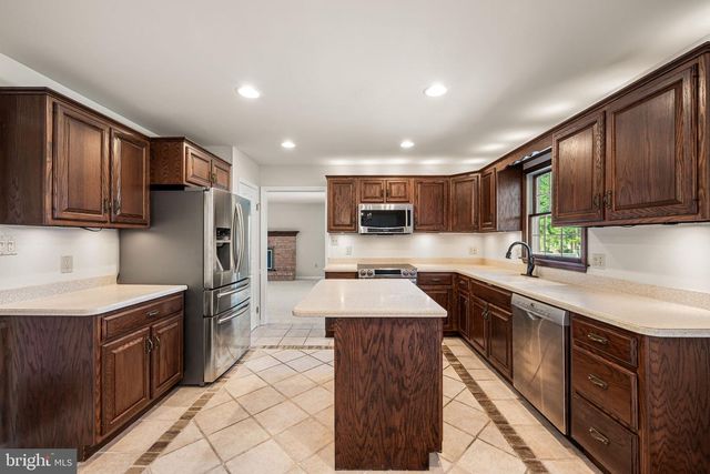 405 SCOFIELD LN, West Chester, PA 19380